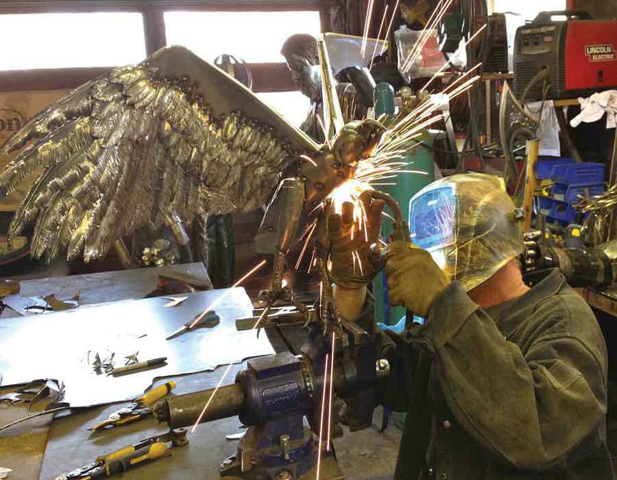 全球钣金新闻-金属制造狂：焊工制作动物的金属钣金-米乐网页版登录入口-米乐online(中国)